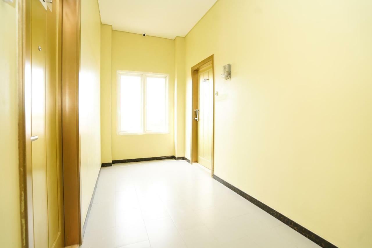 Oyo 1330 Hotel Cahaya 3 Сурабая Екстериор снимка