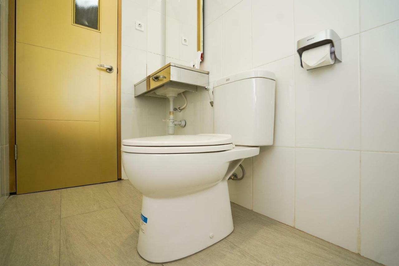 Oyo 1330 Hotel Cahaya 3 Сурабая Екстериор снимка