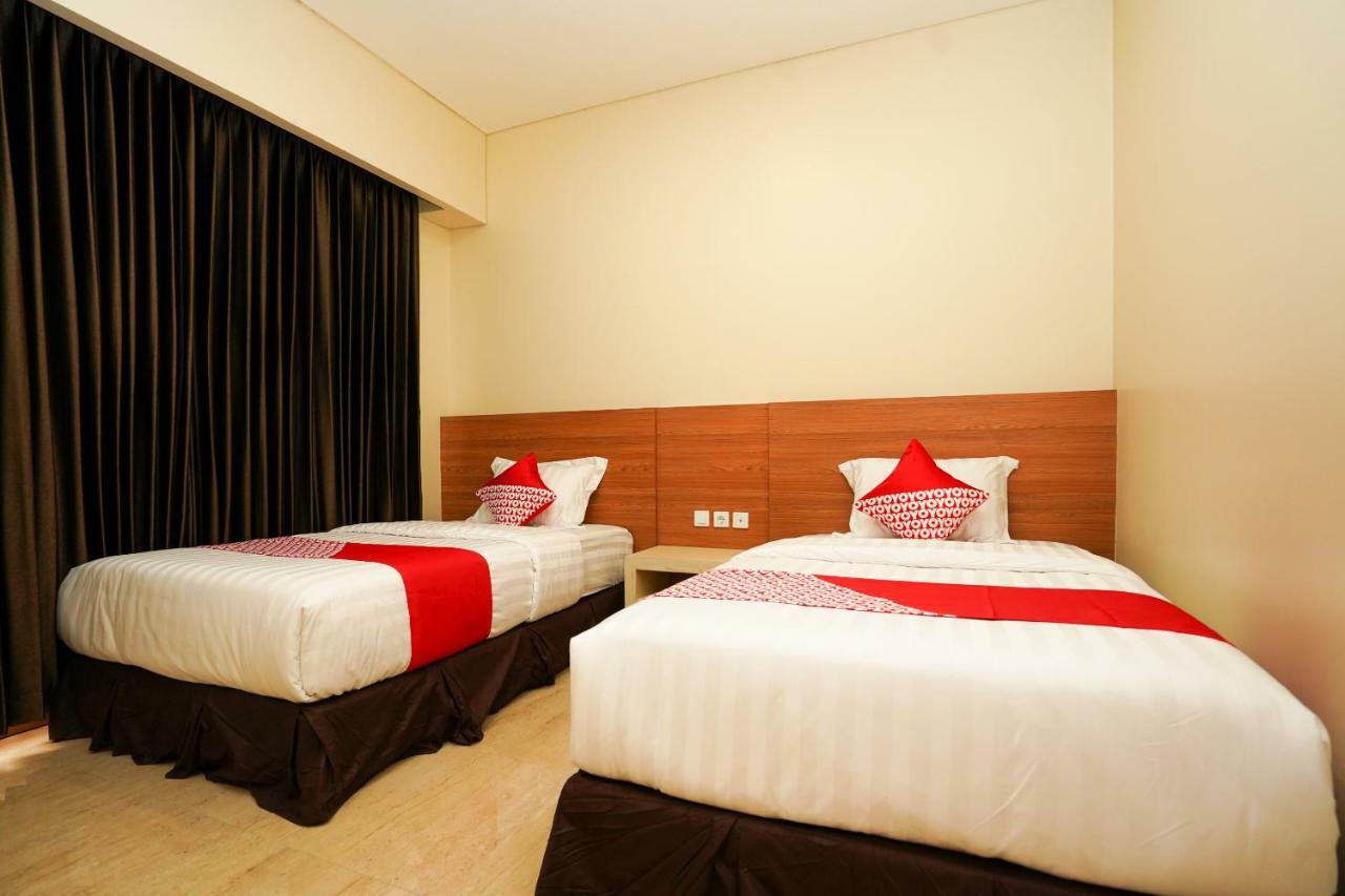 Oyo 1330 Hotel Cahaya 3 Сурабая Екстериор снимка