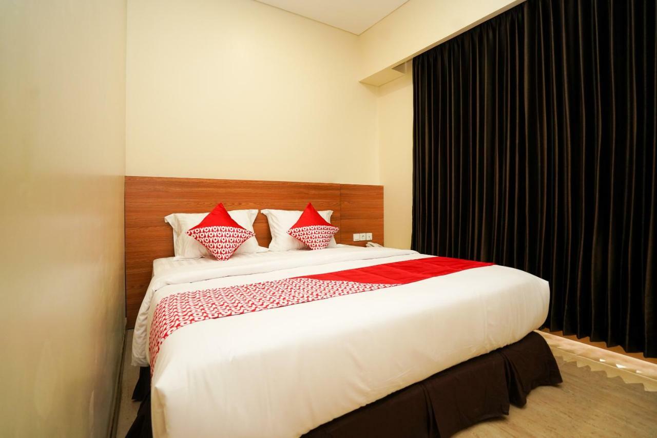 Oyo 1330 Hotel Cahaya 3 Сурабая Екстериор снимка