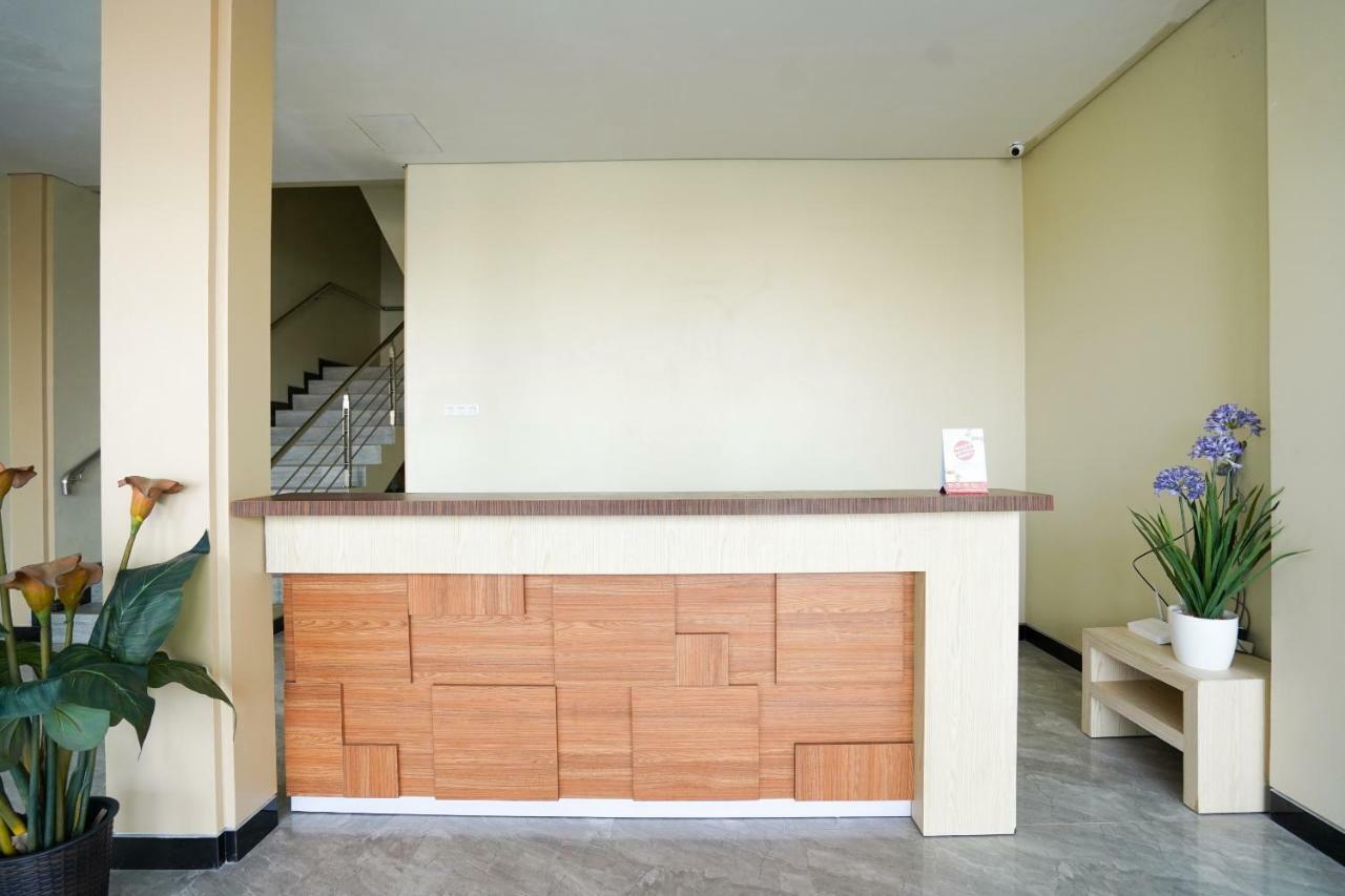 Oyo 1330 Hotel Cahaya 3 Сурабая Екстериор снимка